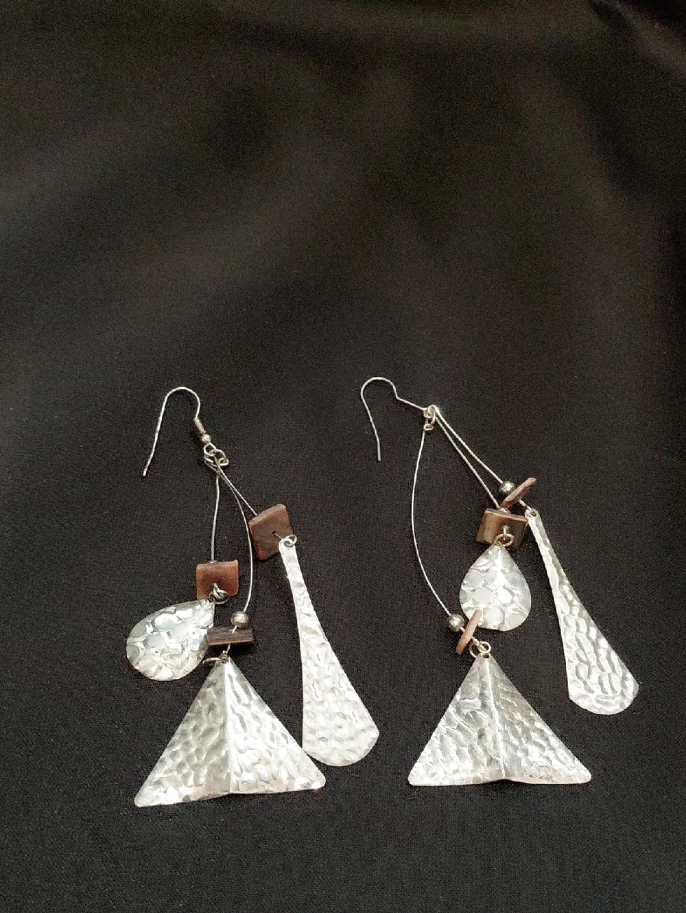 VINTAGE WIND CHIME EARRINGS - Picture 3 of 9